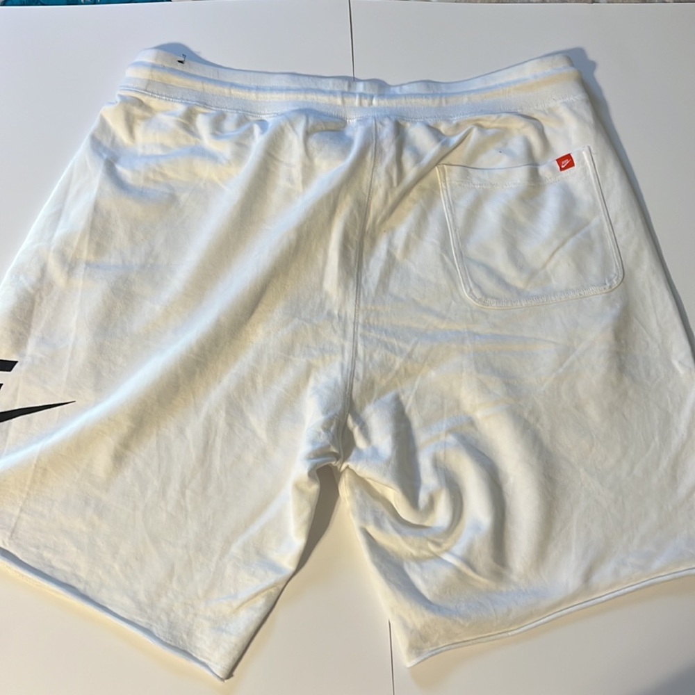 Men’s Nike shorts - Picture 6 of 6